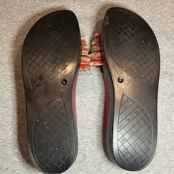 Donald Pliner wedge sandal. - Picture 3 of 10